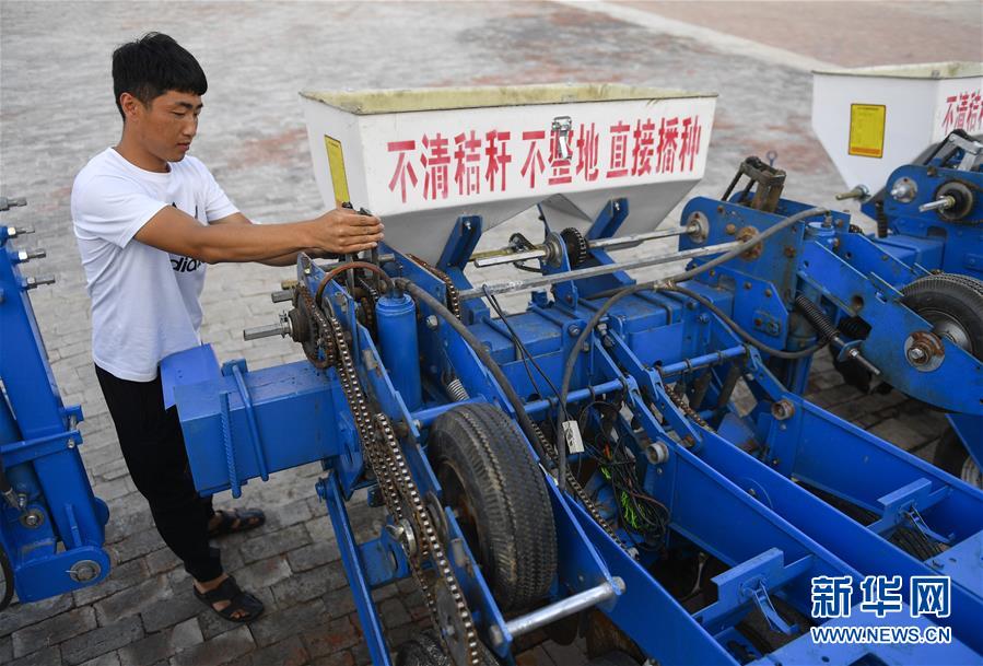 （新華全媒頭條·圖文互動）（1）為現(xiàn)代農(nóng)業(yè)探新路——來自吉林梨樹的田野報(bào)告