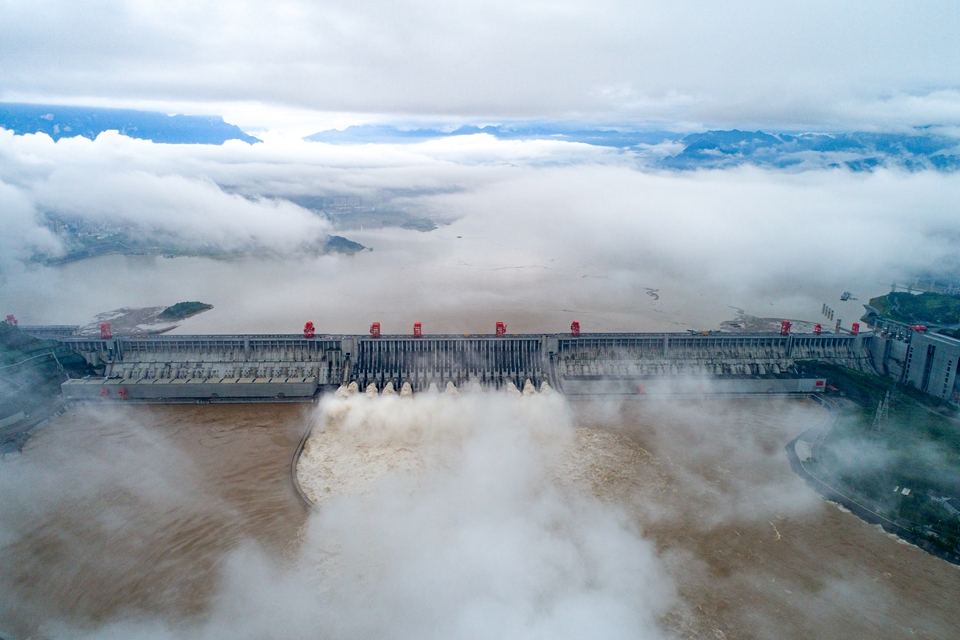 三峽水利樞紐迎戰(zhàn)建庫以來最大洪峰